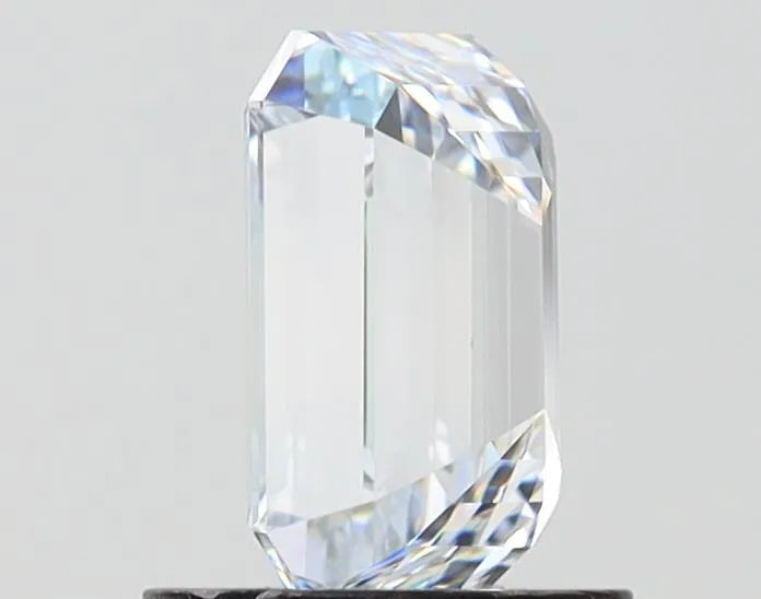 1.52 Carats EMERALD Diamond