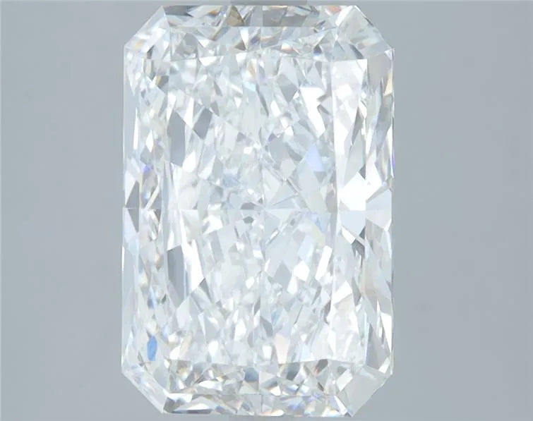 3.88 Carats RADIANT Diamond