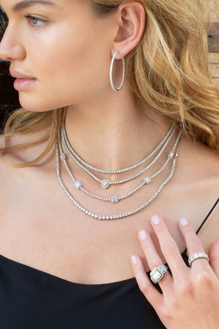 NECKLACES AND PENDANTS